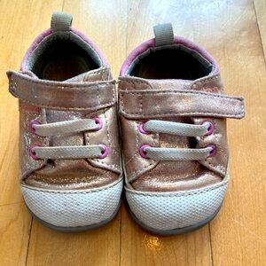 See Kai Run “Stevie” first walkers in rose gold, size 4.5, EUC!